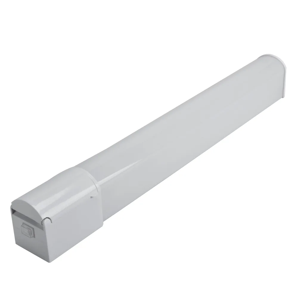 Westal Spektra Spegelarmatur med uttag, 8 W, 640 lm